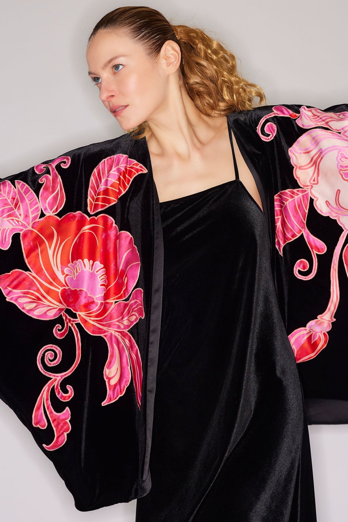 Natalie Velvet Appliqued Cocoon Cardigan Black