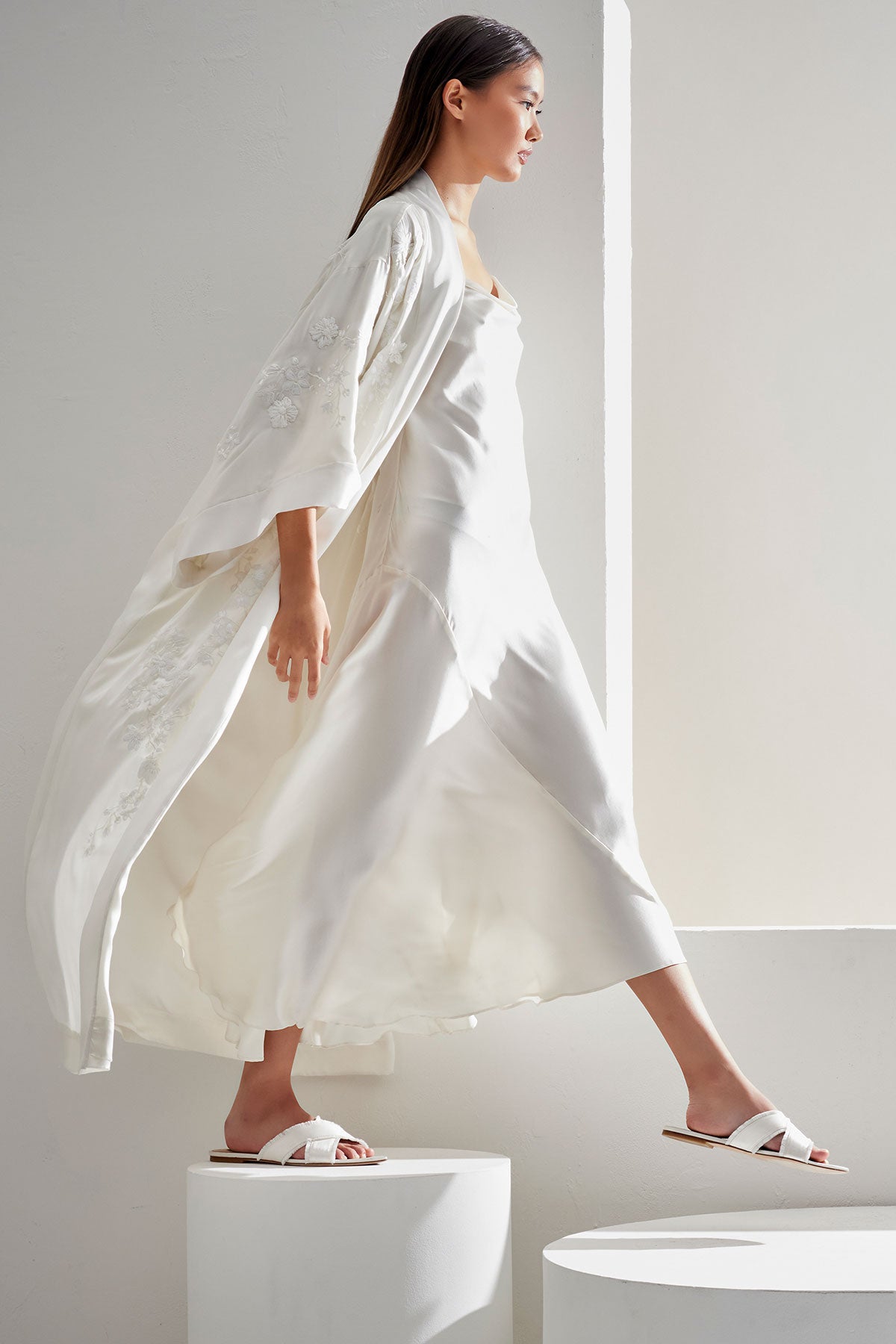 Couture Sakura Embroidered Silk Robe Warm White