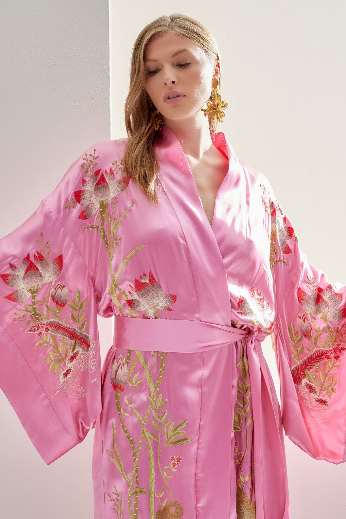 Couture Lotus Embroidered Silk Robe Ice Pink