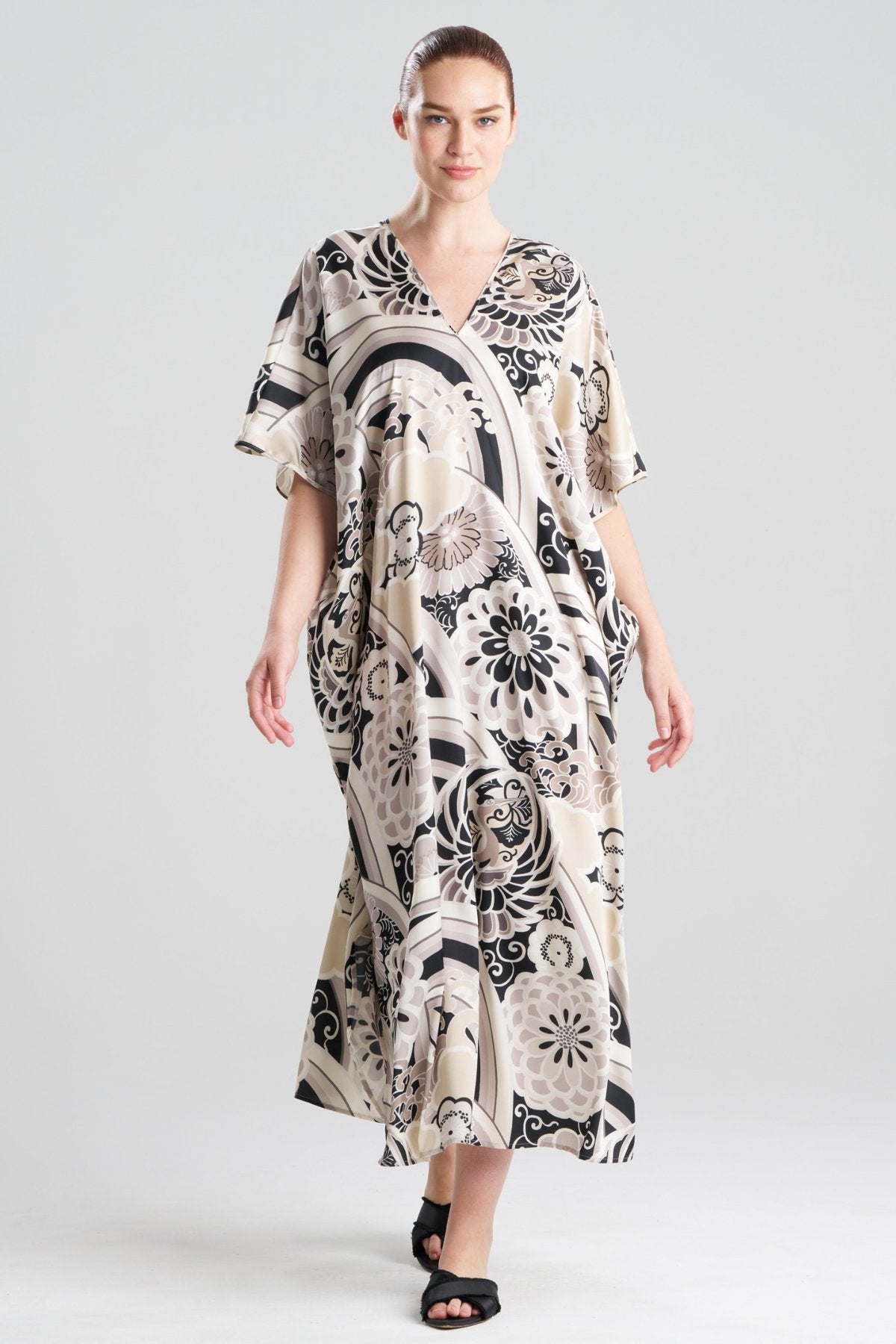 Medallion V-Neck Caftan Black