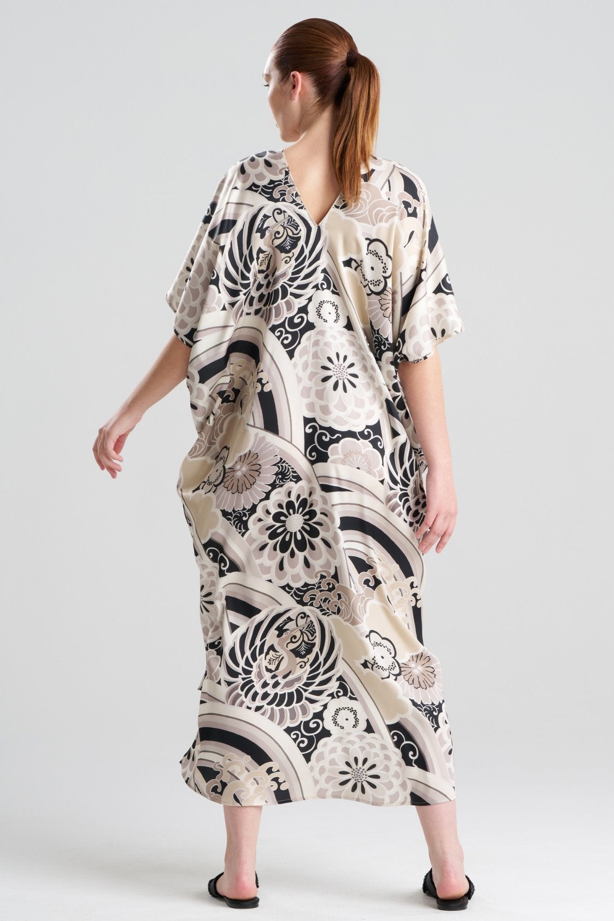 Medallion V-Neck Caftan Black