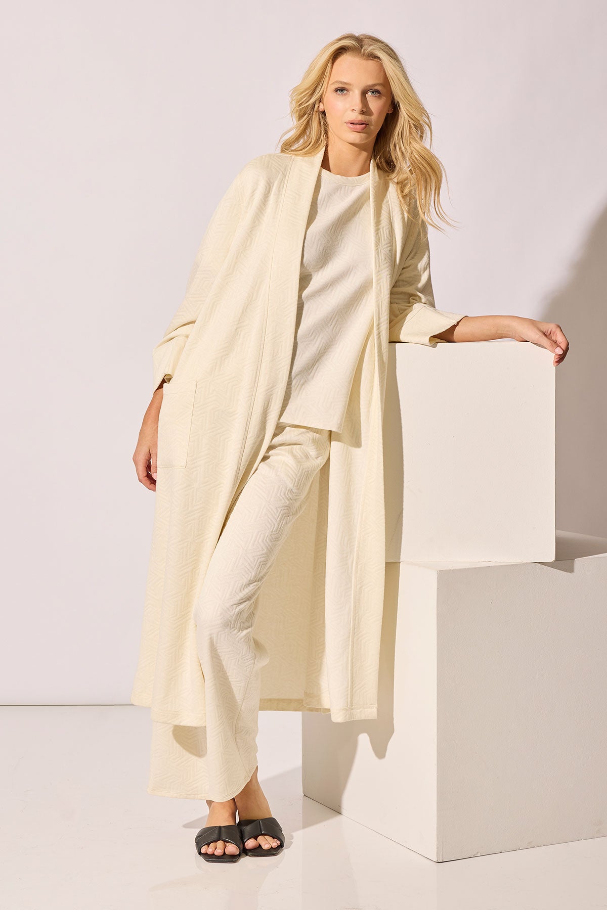 Quilted Geo Knit Jacquard Robe White Opal