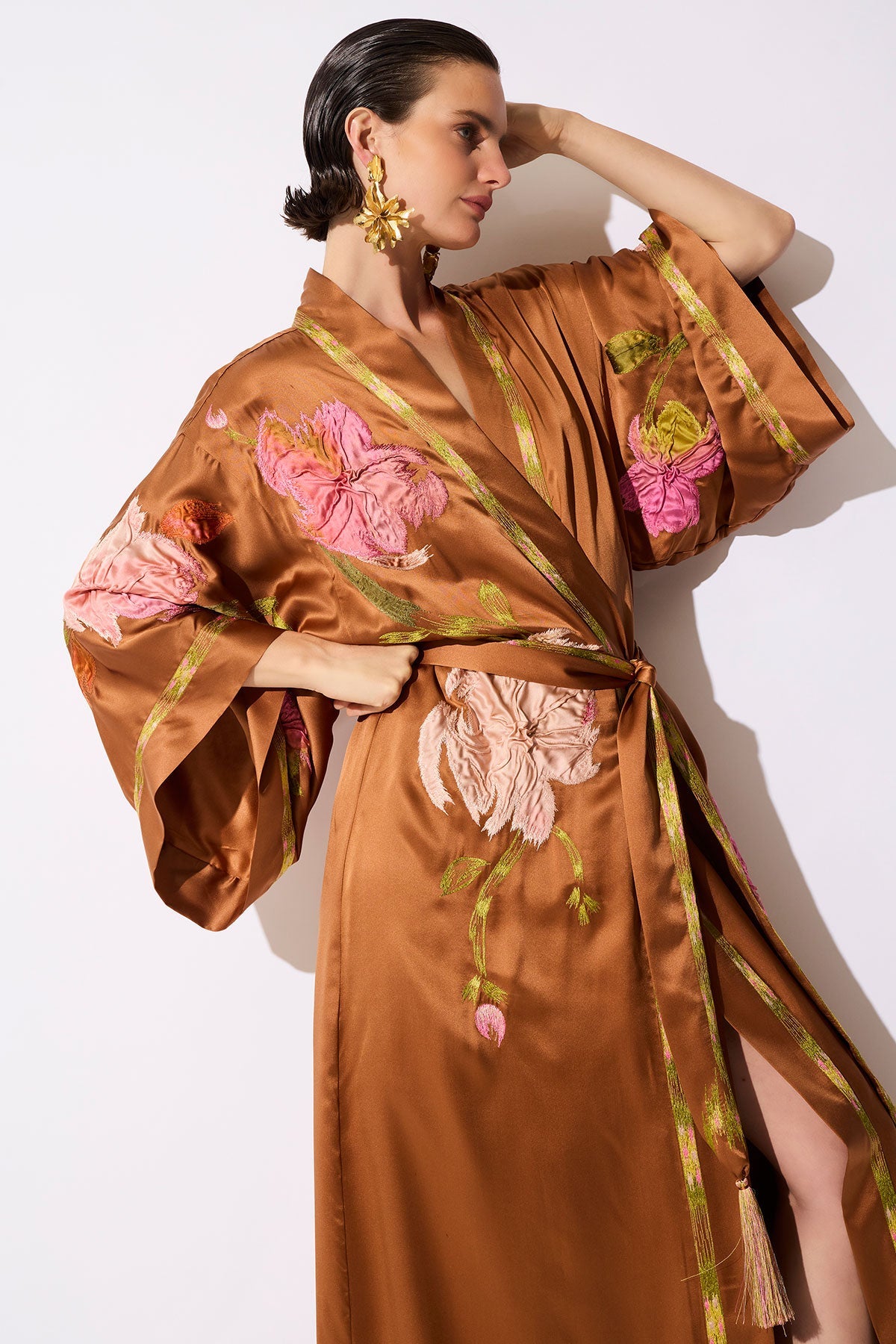 Couture Brushstroke Embroidered Silk Robe Gold Rush
