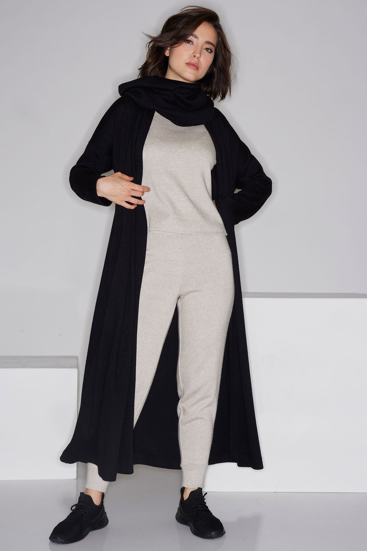 Himalaya Sweater Knit Snood Black