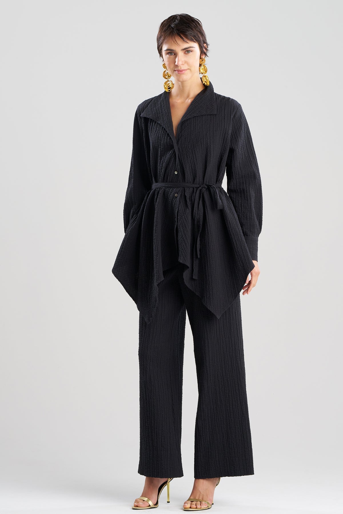 Matelassé Cotton Handkerchief Hem Shirt Black