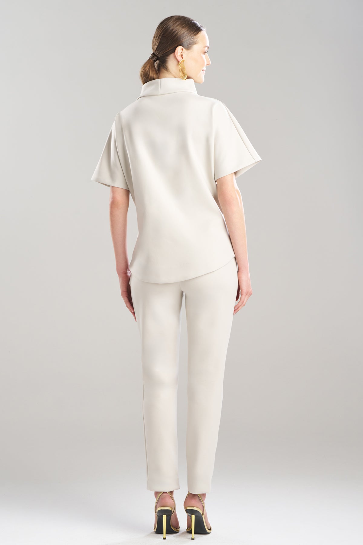 Techno Crepe Funnel Neck High Low Top Pearl