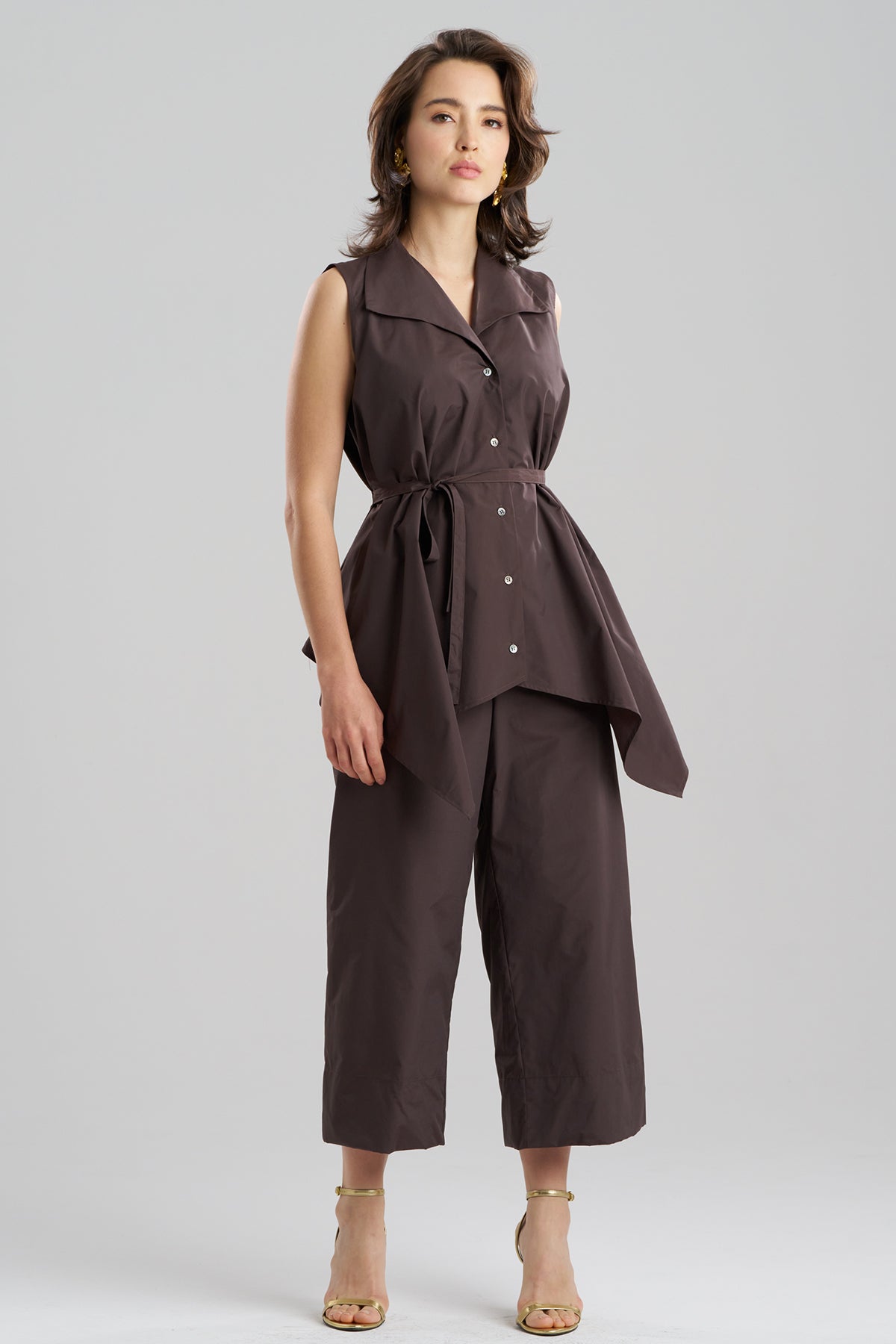 Techno Poplin Sleeveless Handkerchief Hem Shirt Coffee Bean