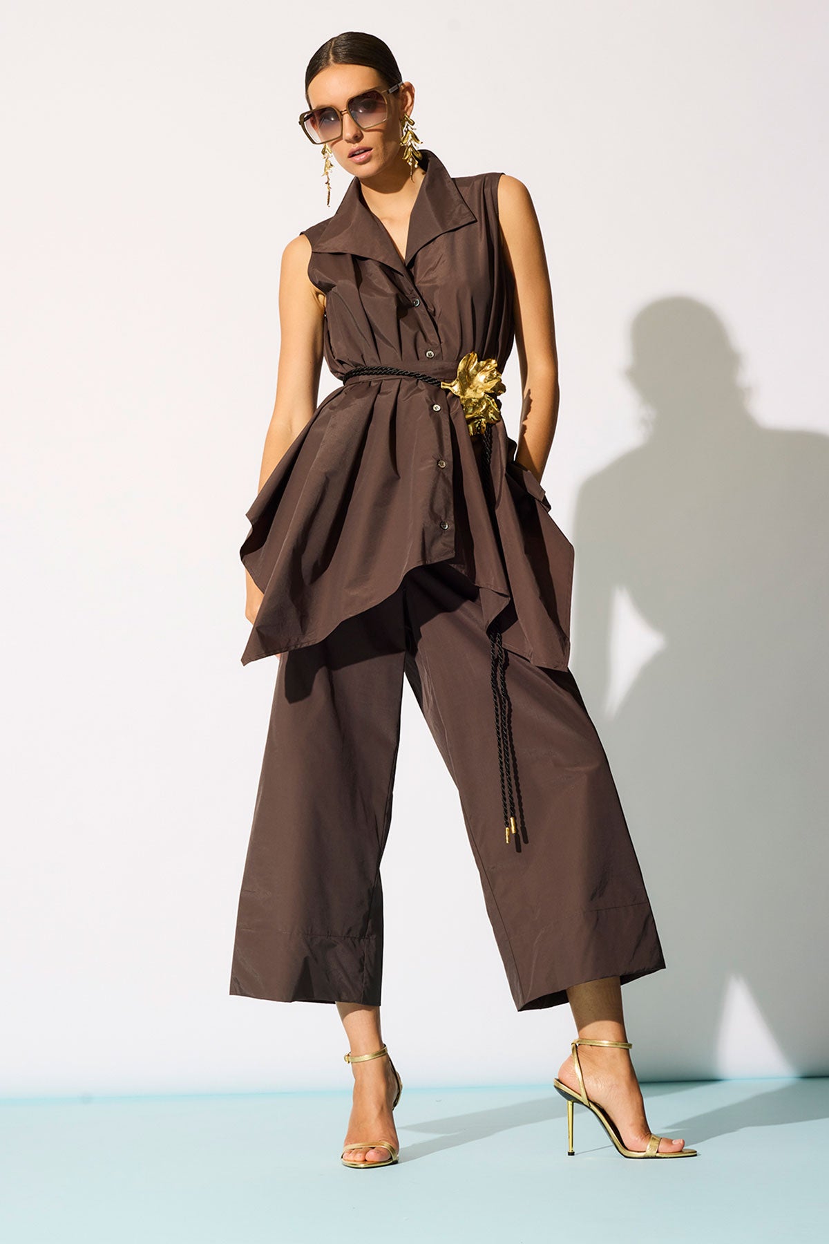Techno Poplin Sleeveless Handkerchief Hem Shirt Coffee Bean