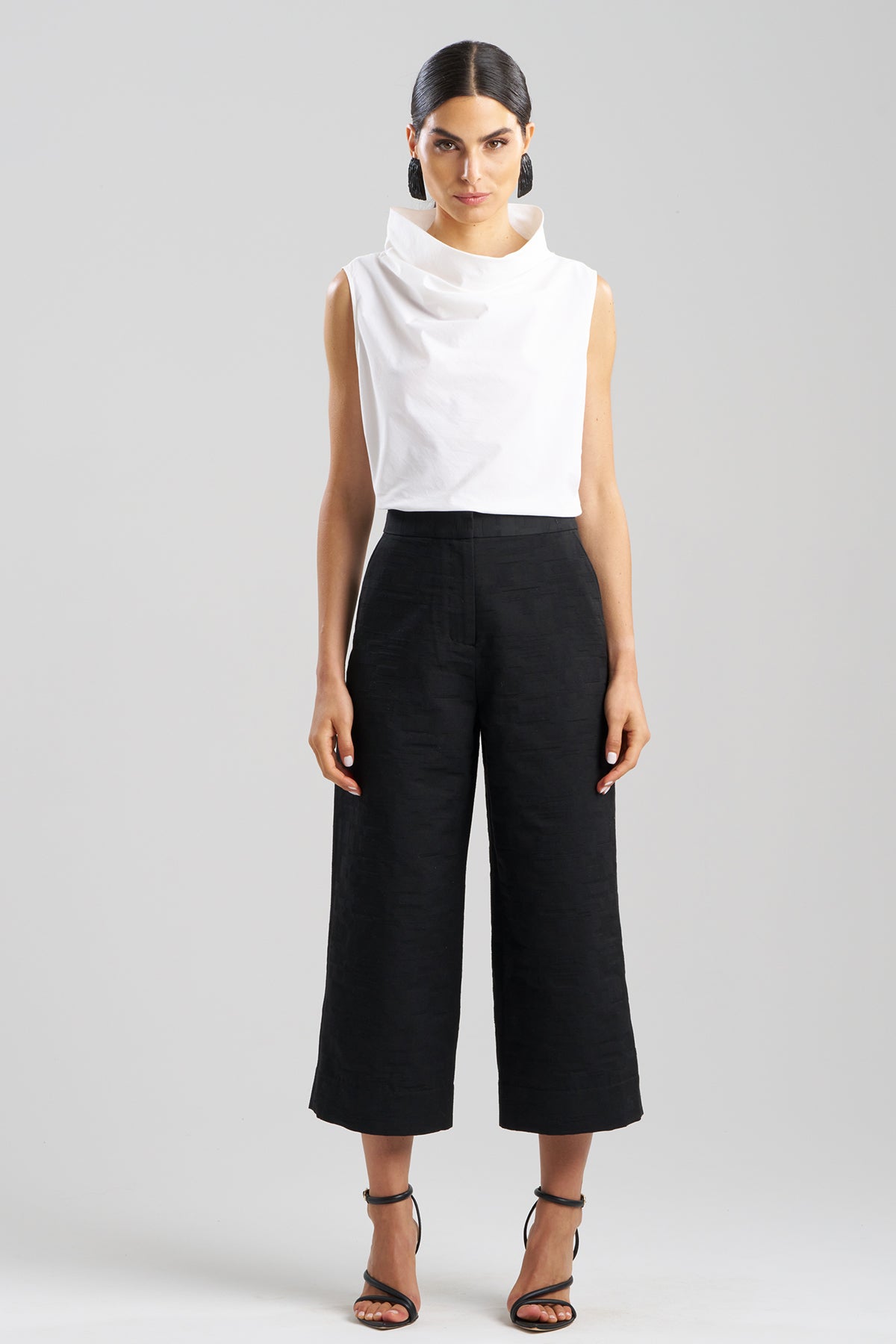 Buy Geo Texture Jacquard Wide Leg Cropped Pants online Black