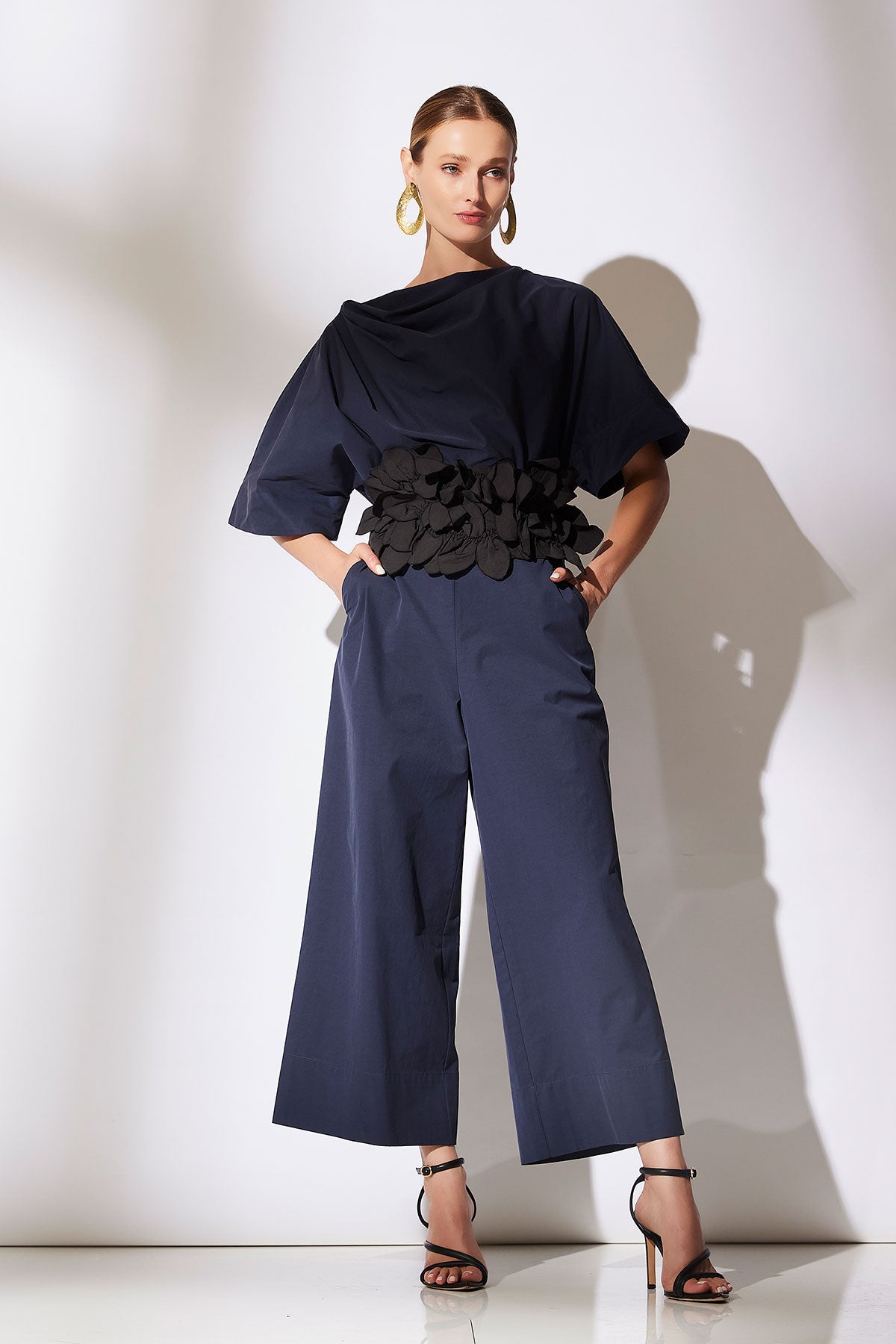 Tech Cotton Taffeta Pull Over Cropped Pants in Navy Blue Midnight Navy