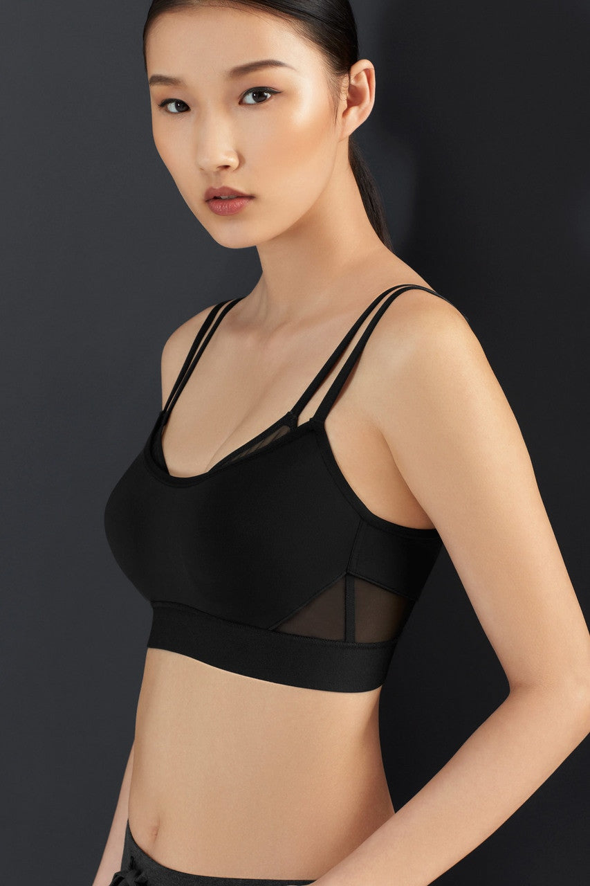 Buy Gravity Contour Underwire Sports Bra in Black Online Black