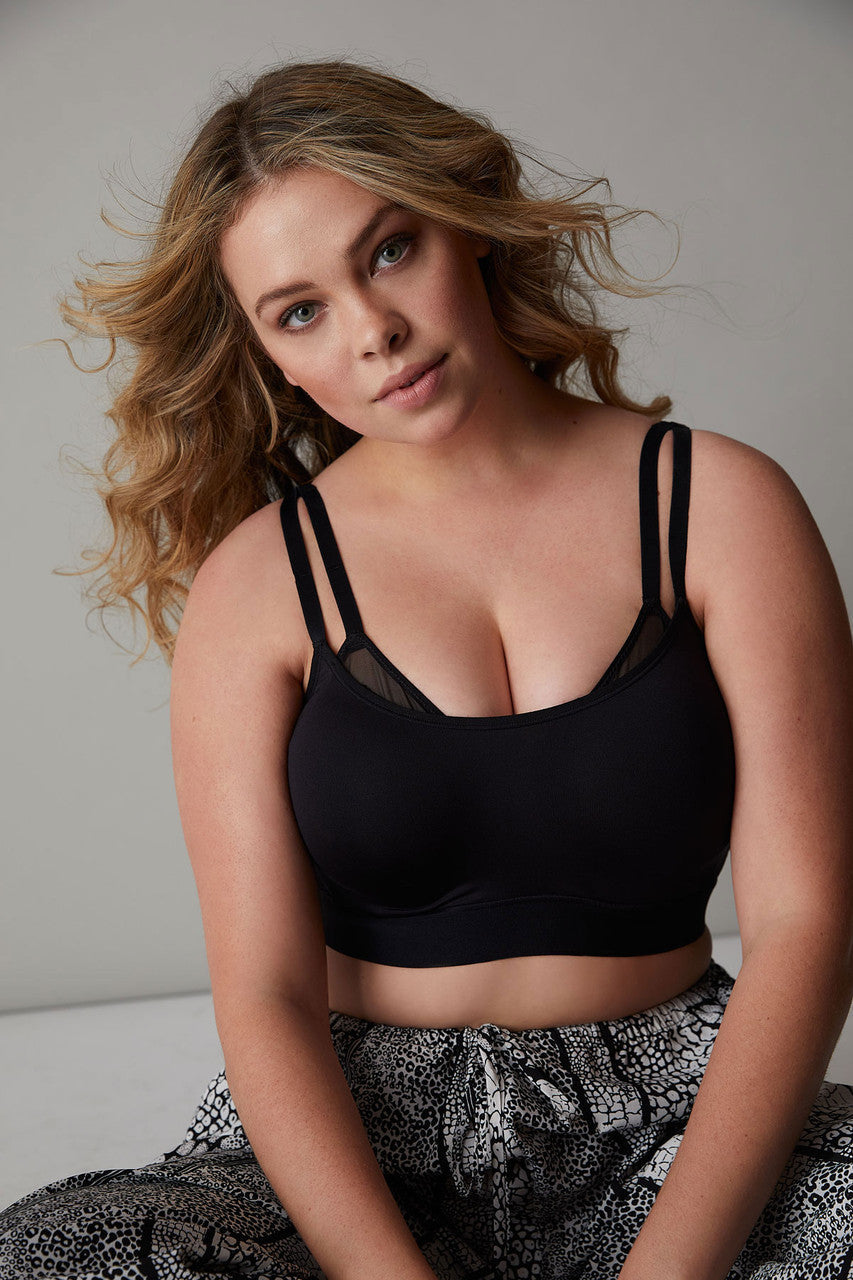 Buy Gravity Contour Underwire Sports Bra in Black Online Black
