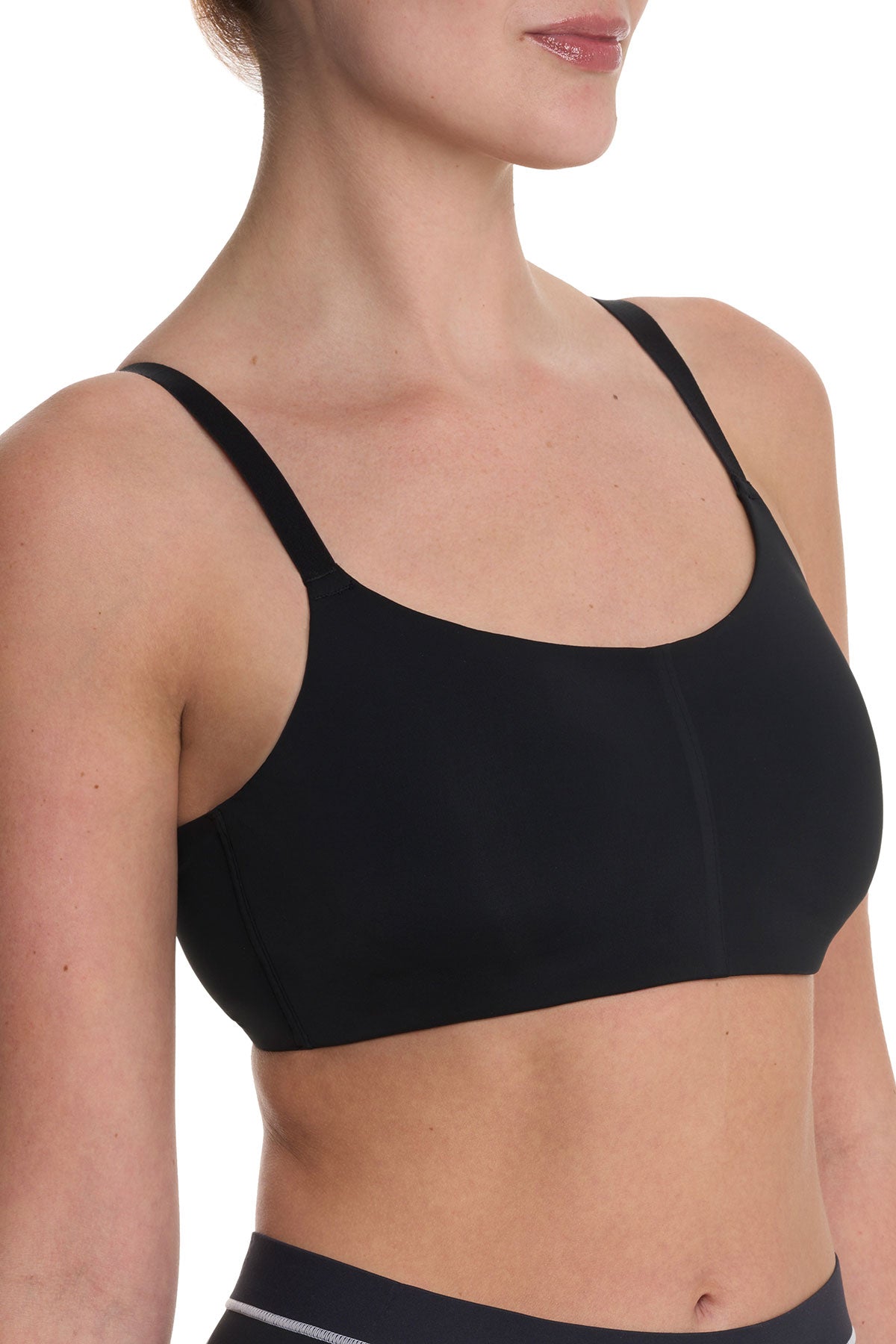 Elevate Convertible Wireless Sports Bra Black