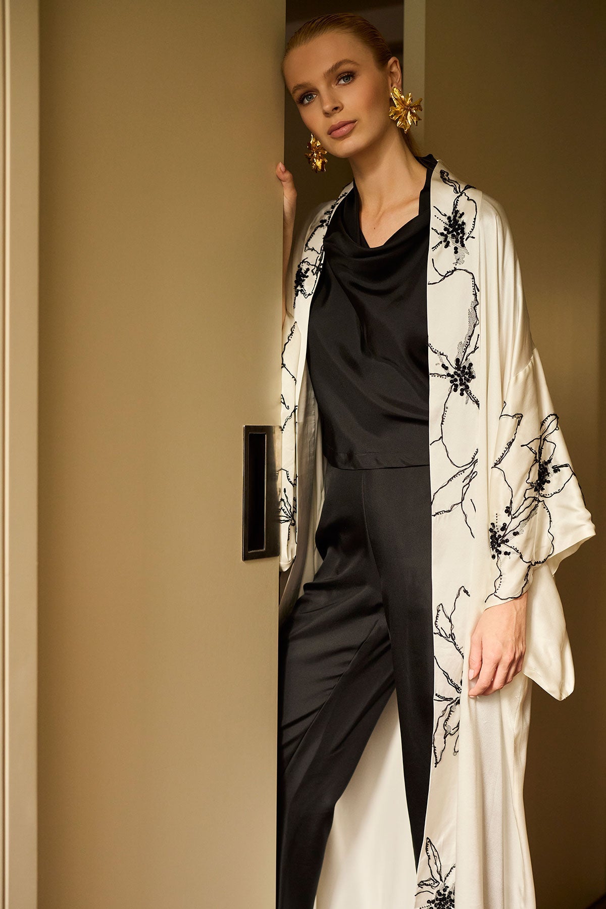 Couture Yumi Embroidered Silk Robe Warm White