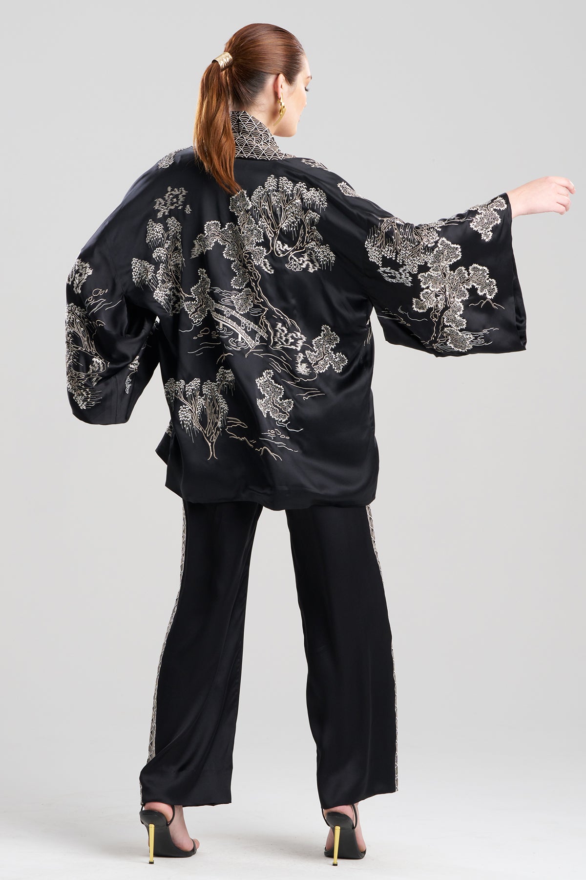 Couture Nara Embroidered Silk Kimono Wrap Black/White