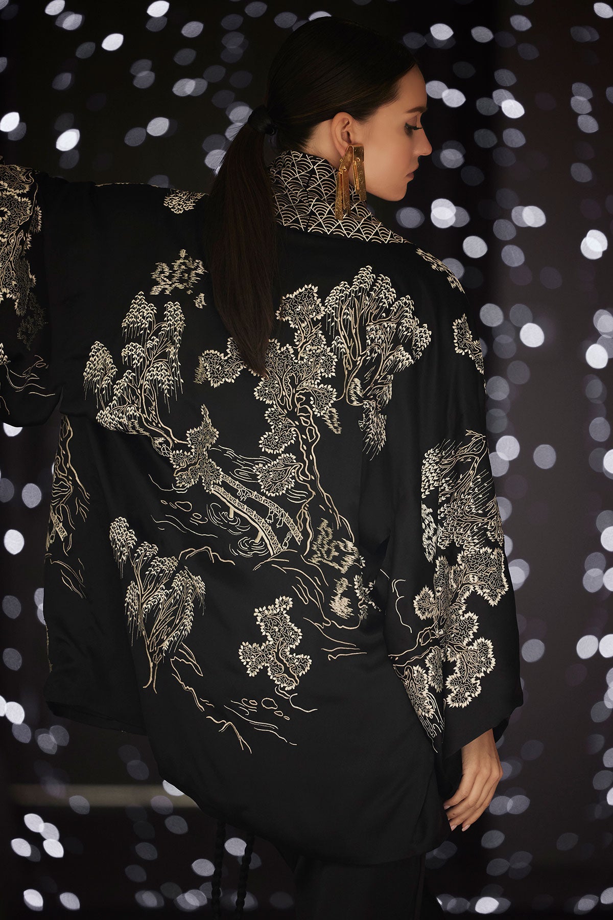 Couture Nara Embroidered Silk Kimono Wrap Black/White