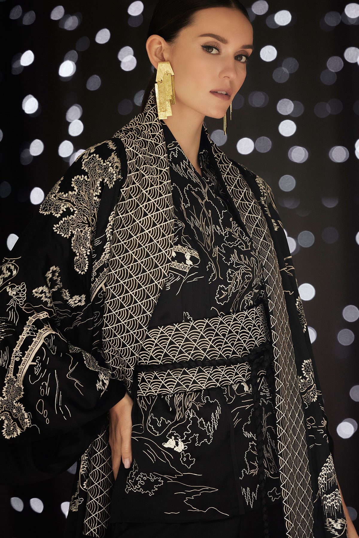 Couture Nara Embroidered Silk Vest Black/White