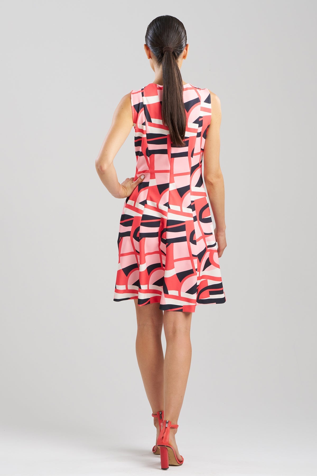 Abstract Lines Sleeveless Pleated Dress Cayenne